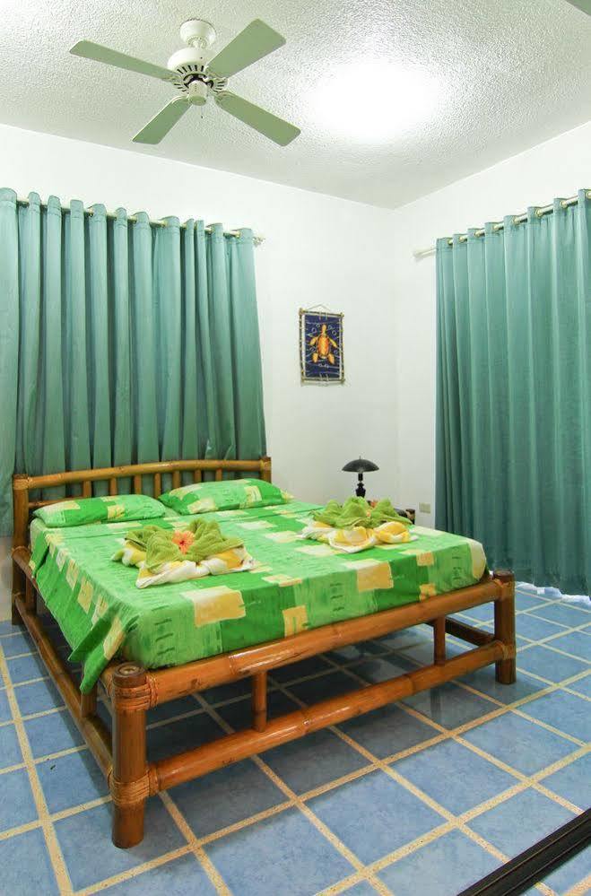 Artista Beach Villa Balabag  Kültér fotó