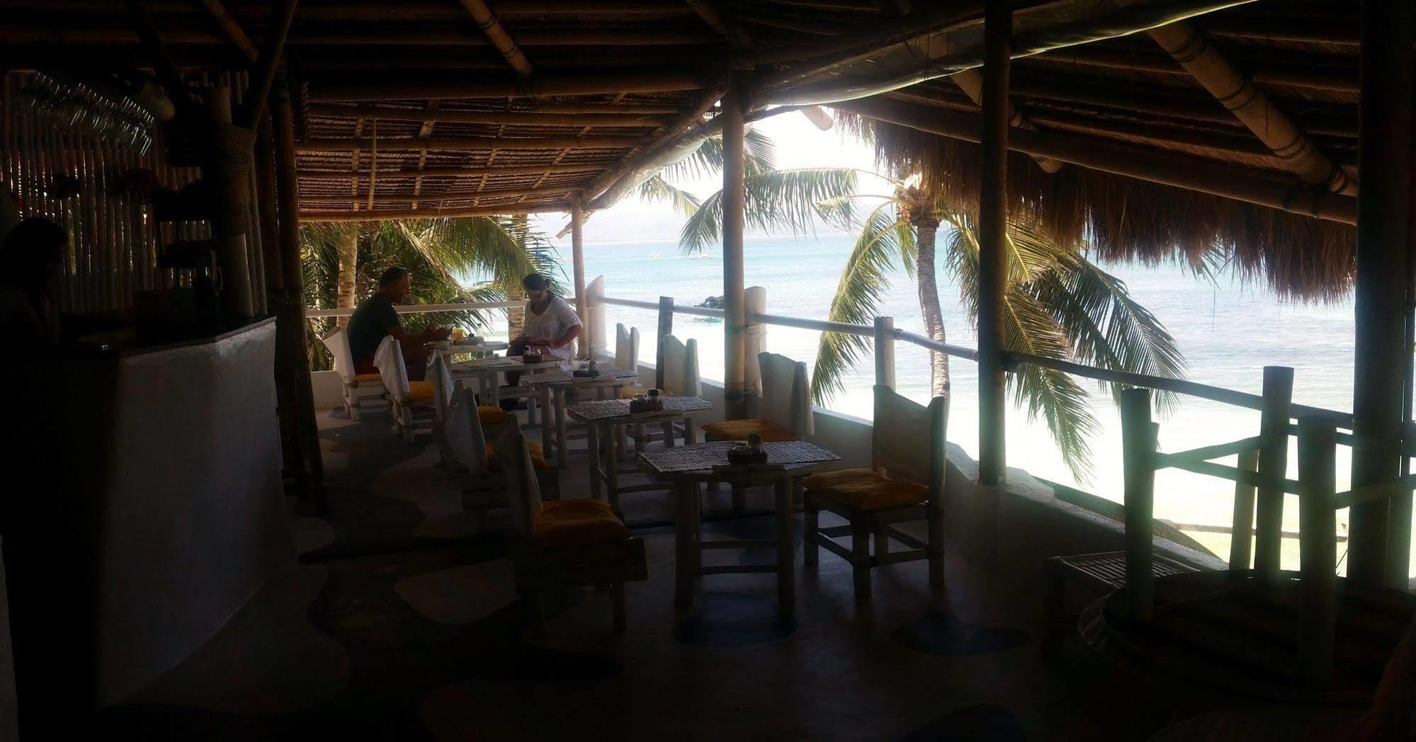 Artista Beach Villa Balabag  Kültér fotó