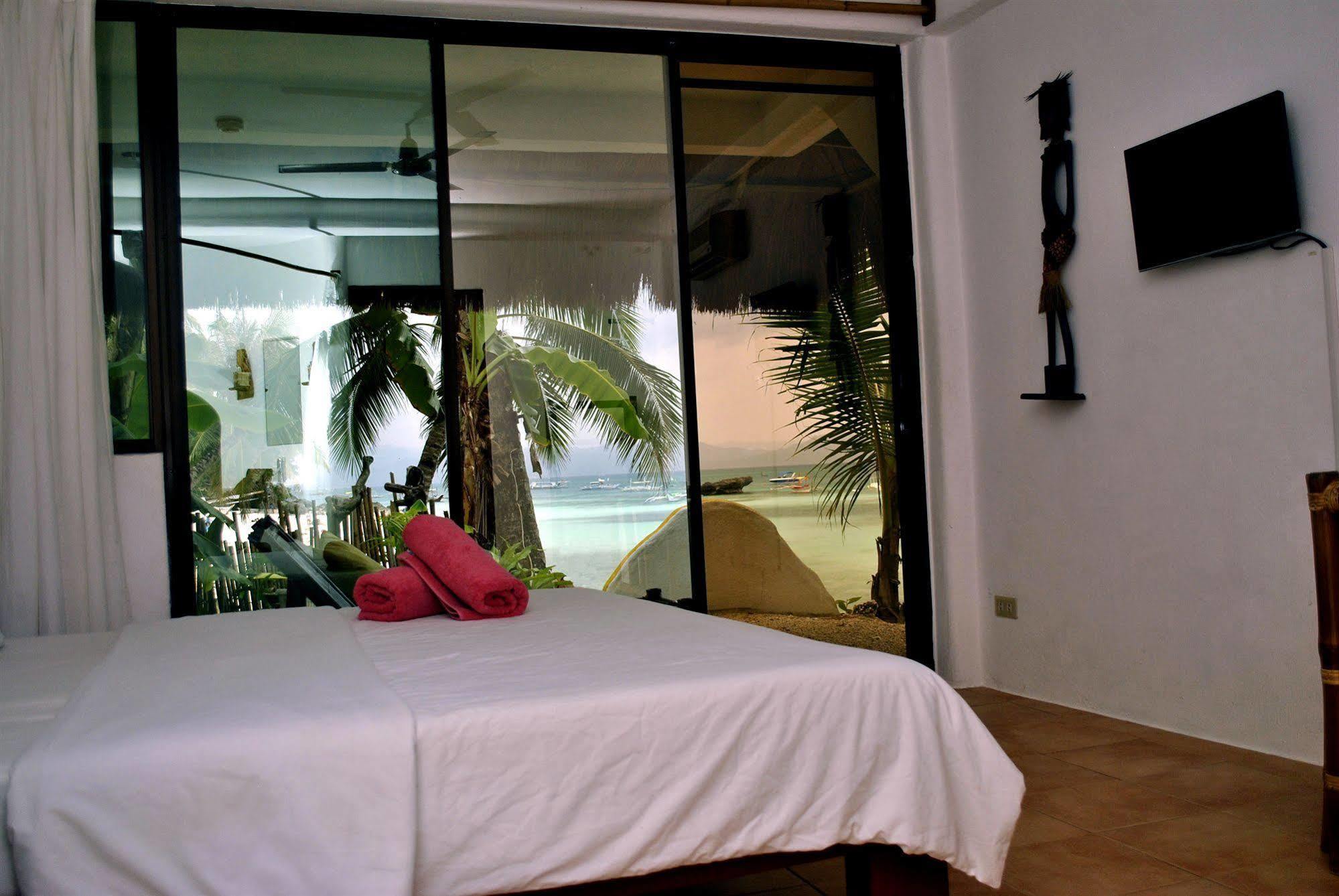 Artista Beach Villa Balabag  Kültér fotó